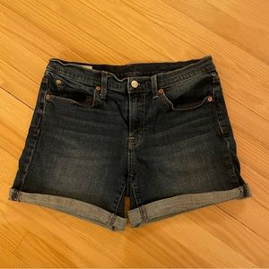 Gap mid rise 5 in dark wash denim shorts 28